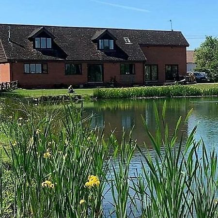 Bransford Farm Fishery & B & B المظهر الخارجي الصورة
