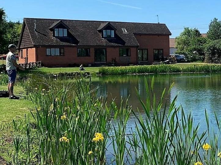 Bransford Farm Fishery & B & B المظهر الخارجي الصورة